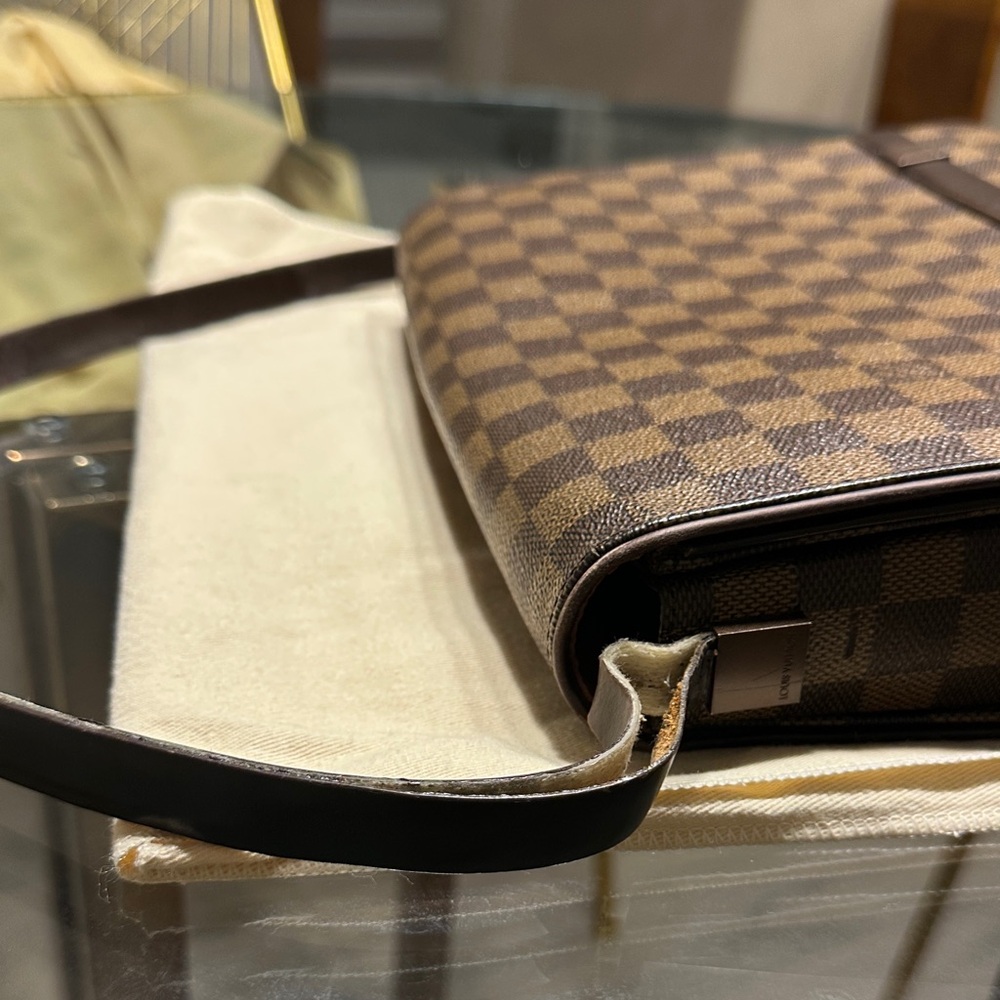 Louis Vuitton Brown Tribeca Leather handbag - Picture 5 of 13